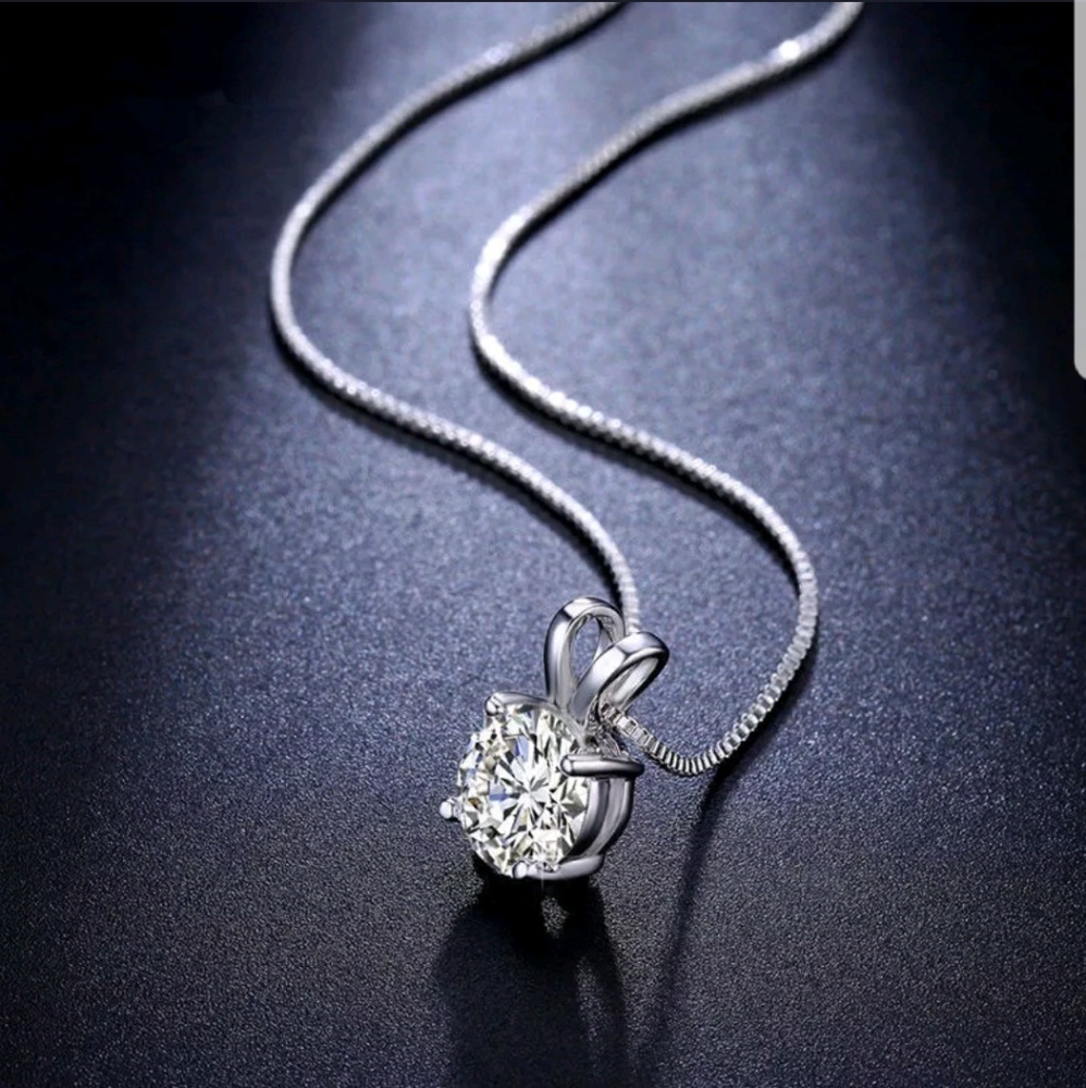 Pendant necklace